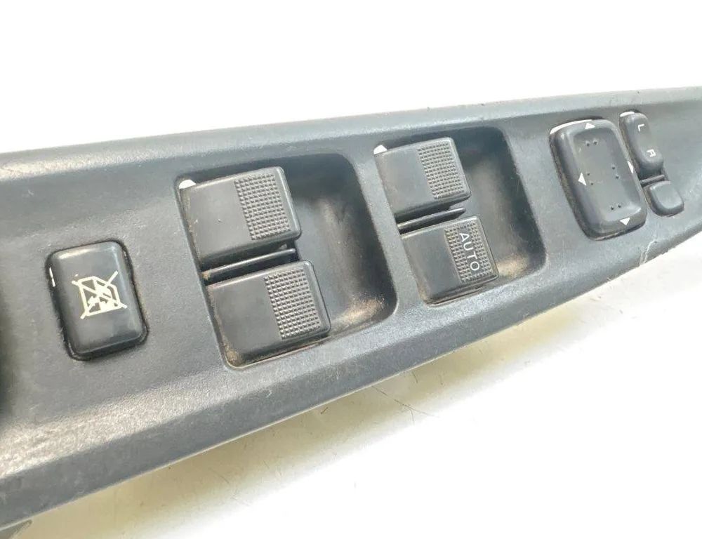 MAZDA 6 GG (2002-2007) Ovládač okna pravých zadných dverí G22C684L1 31359641