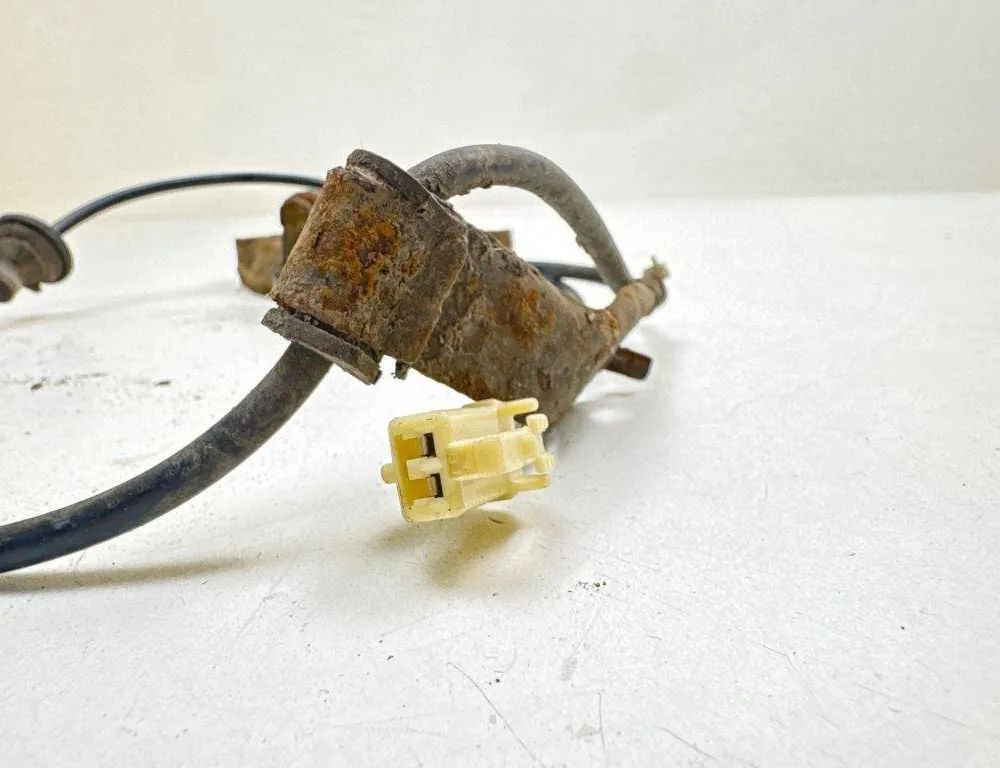 TOYOTA Urban Cruiser 1 generation (2008-2020) Датчик АБС задний правый 8954552040 31387188