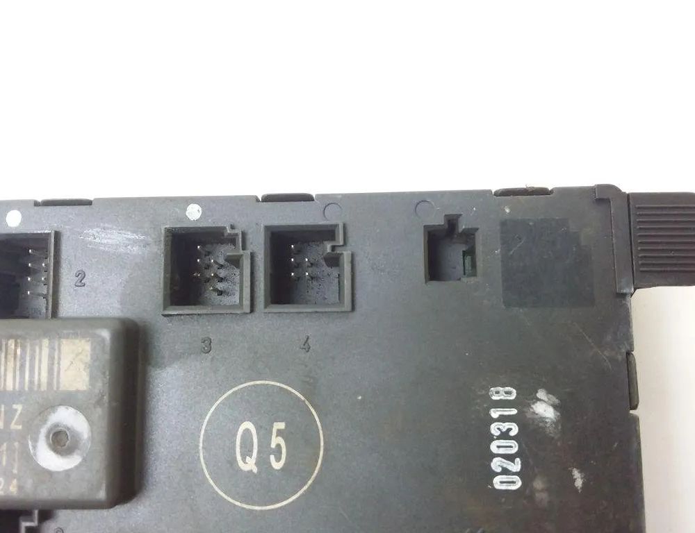 MERCEDES-BENZ C-Class W203/S203/CL203 (2000-2008) Блок управления дверей задние правые 2038205626 31393949