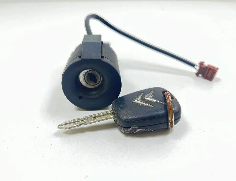 CITROËN Xsara Picasso 1 generation (1999-2010) Ignition Lock 9641551180 31398275