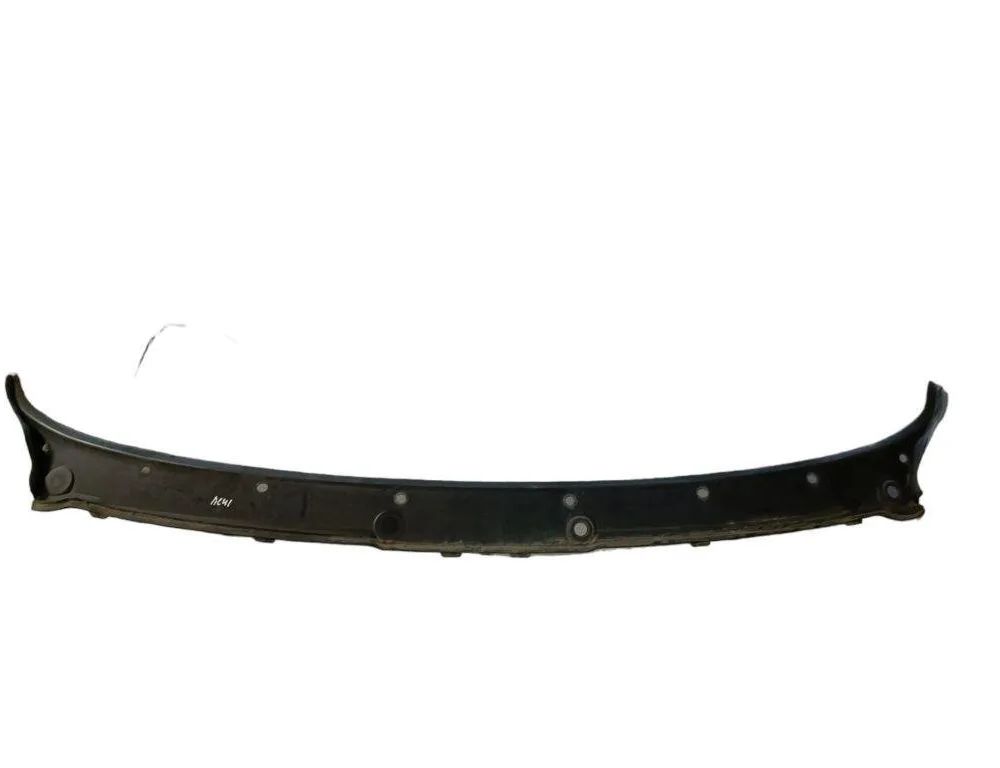 BMW X5 E70 (2006-2013) Front  Wiper Cowl Trim 15671610 31768220