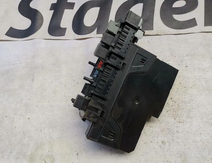 MERCEDES-BENZ E-Class W212/S212/C207/A207 (2009-2016) Poistková skrinka A2129060005,5DK00962088,2129060005 20426526