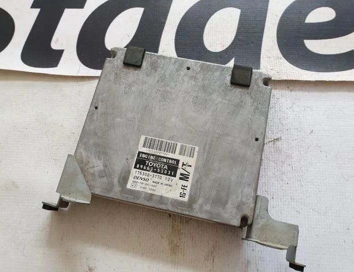 LEXUS IS XE10 (1999-2005) Riadiaca jednotka motora 530,311,753,000,661 21490374