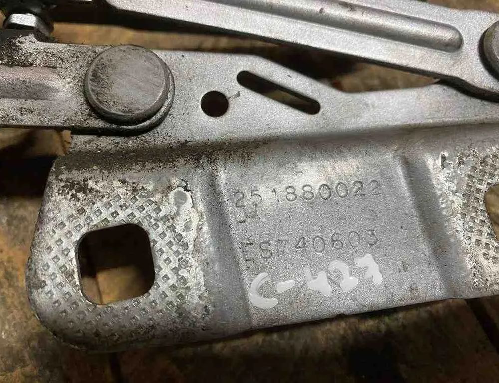 MERCEDES-BENZ R-Class W251 (2005-2017) Pravý predný kapotový pant 251880022 32673019