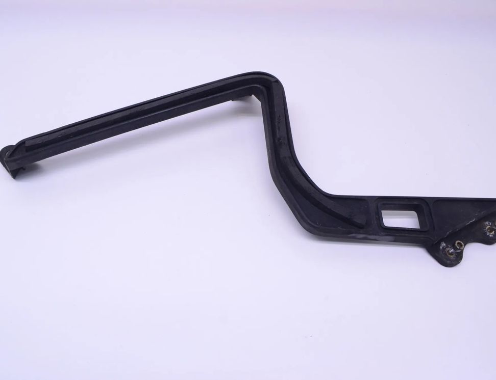 BMW K E81/E82/E87/E88 (2004-2013) Right side luggage rack mounting bracket dnb11061,2300038 10706076