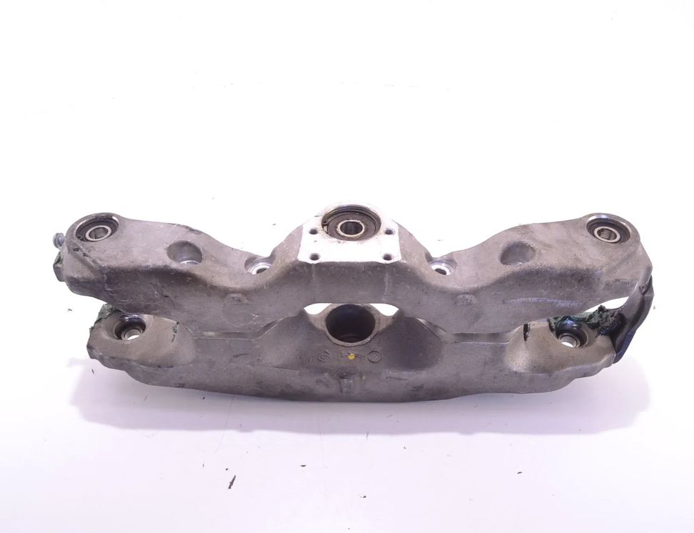 GILERA FUOCO F5 (2016-2024) Нижняя траверса вилки вилки тройного сечения 15324499