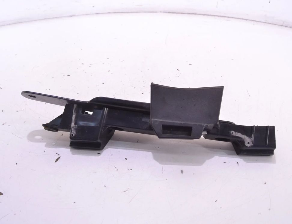 YAMAHA MT R129 (1989-2001) Right side luggage rack mounting bracket 17159842
