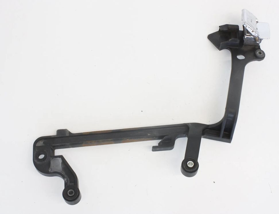 HONDA ST Right side luggage rack mounting bracket 2484626