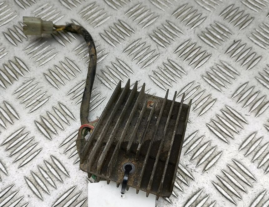 DUCATI MULTISTRADA Regulátor napätia usmerňovača 32696347