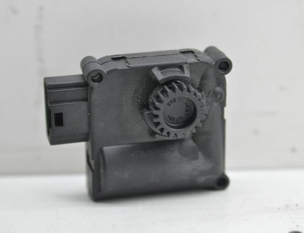 AUDI Q7 4L (2005-2015) Клапаны управления внутренним подогревом 4F0820511B 23076185