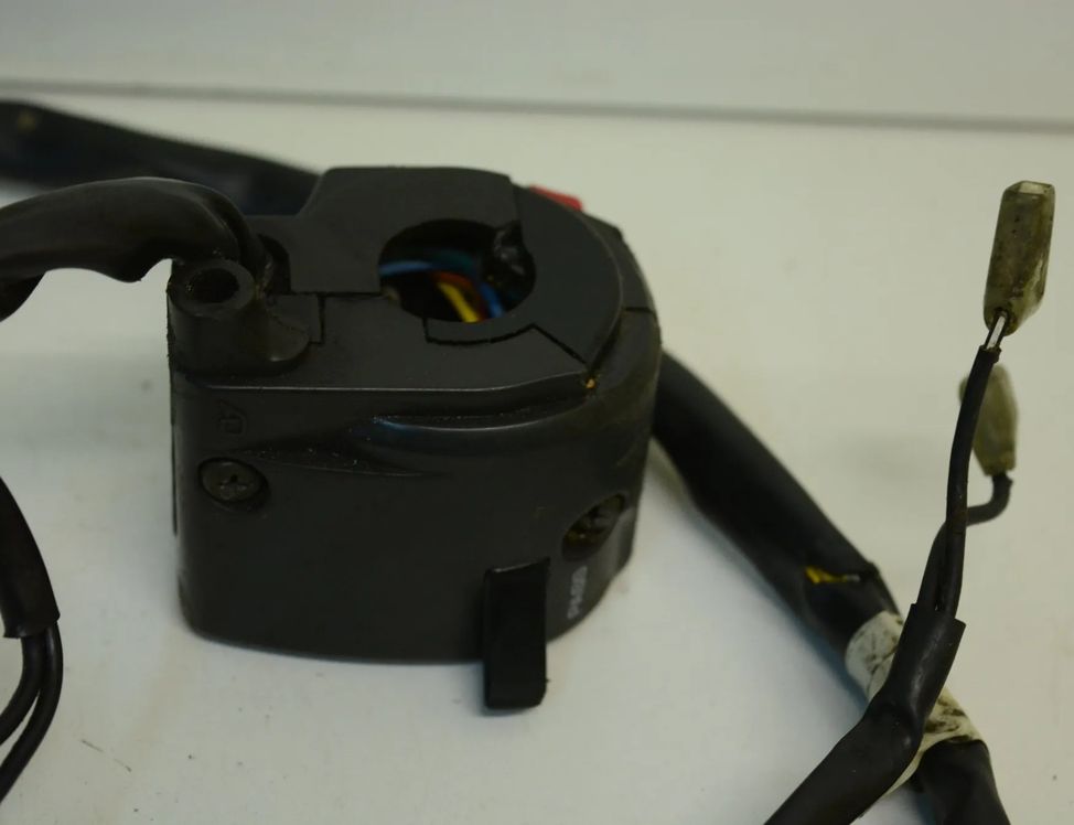 YAMAHA YZF-R 1 generation (2021-2024) Left side switch gear lights LH 24303961