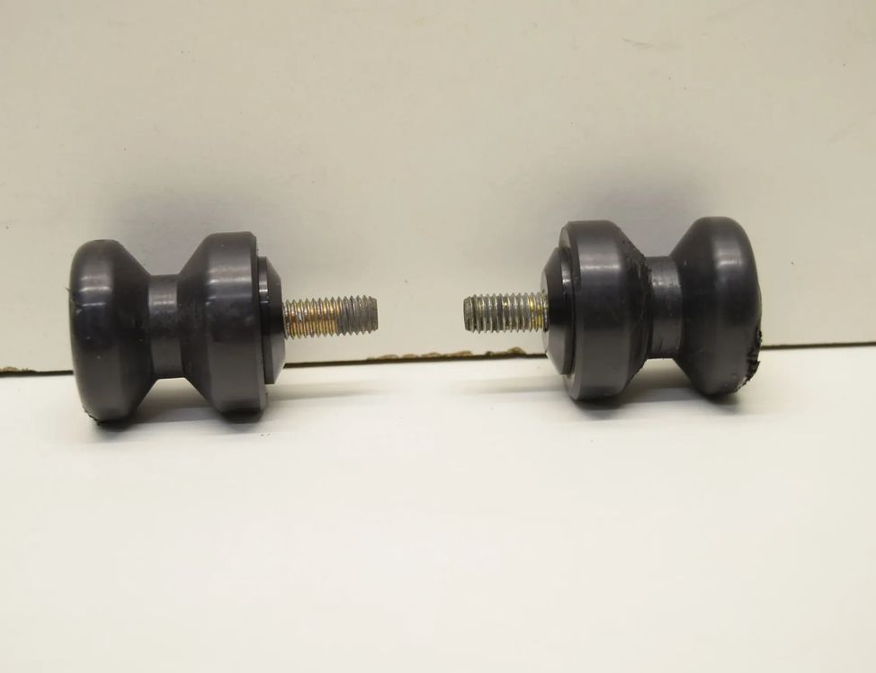 SUZUKI GSX-R A (1992-1998) Комплект защитных слайдеров 30943982