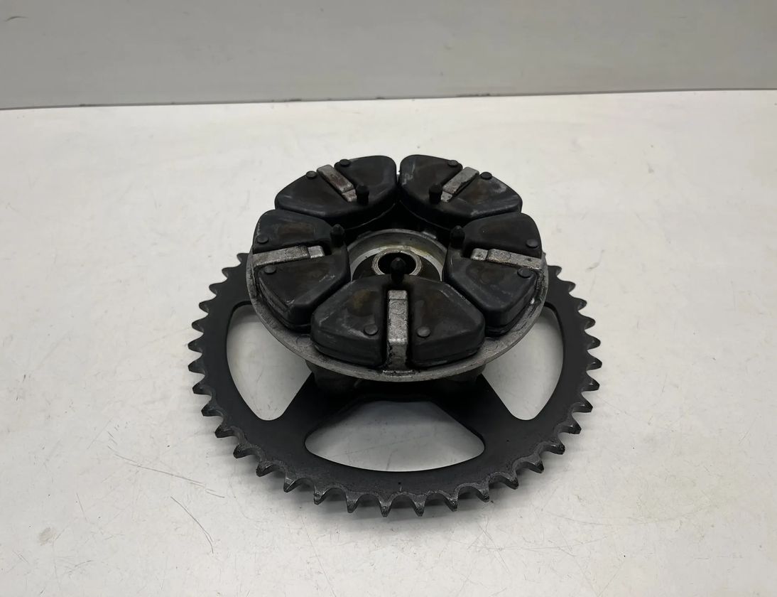 SUZUKI GLADIUS Rear sprocket carrier hub 31867931