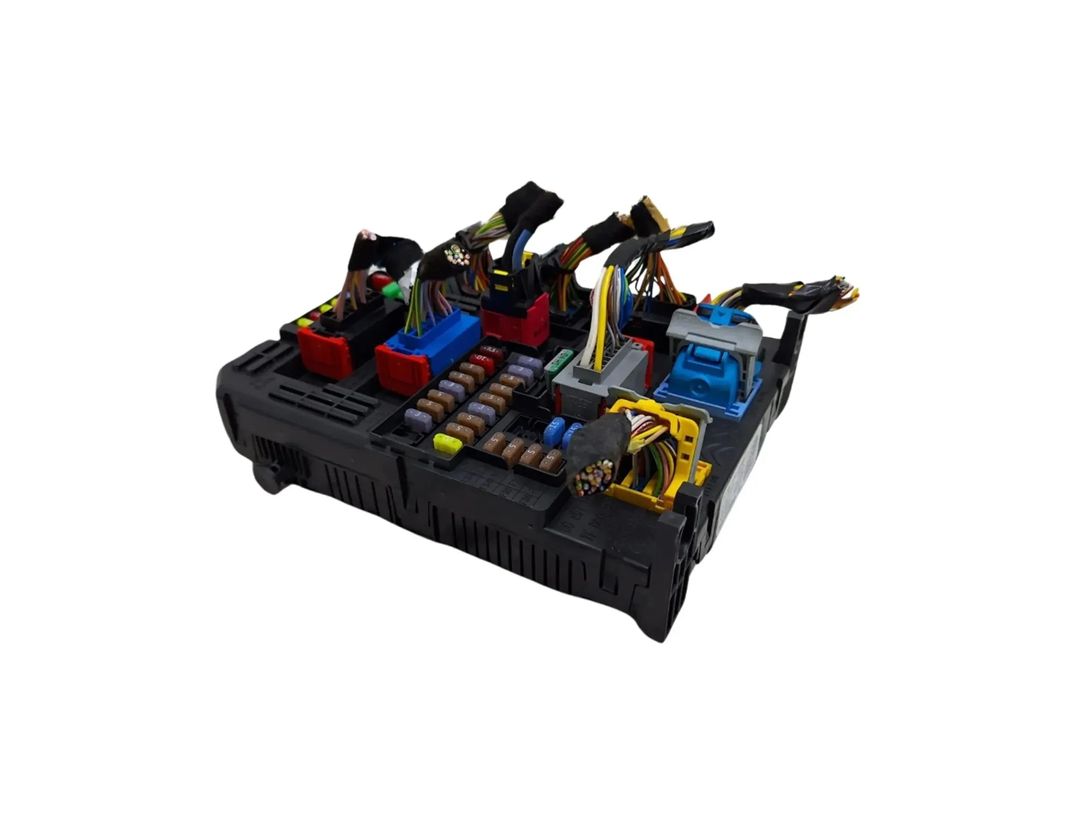 PEUGEOT 508 2 generation (2018-2023) Блок предохранителей 9830813080 30151336