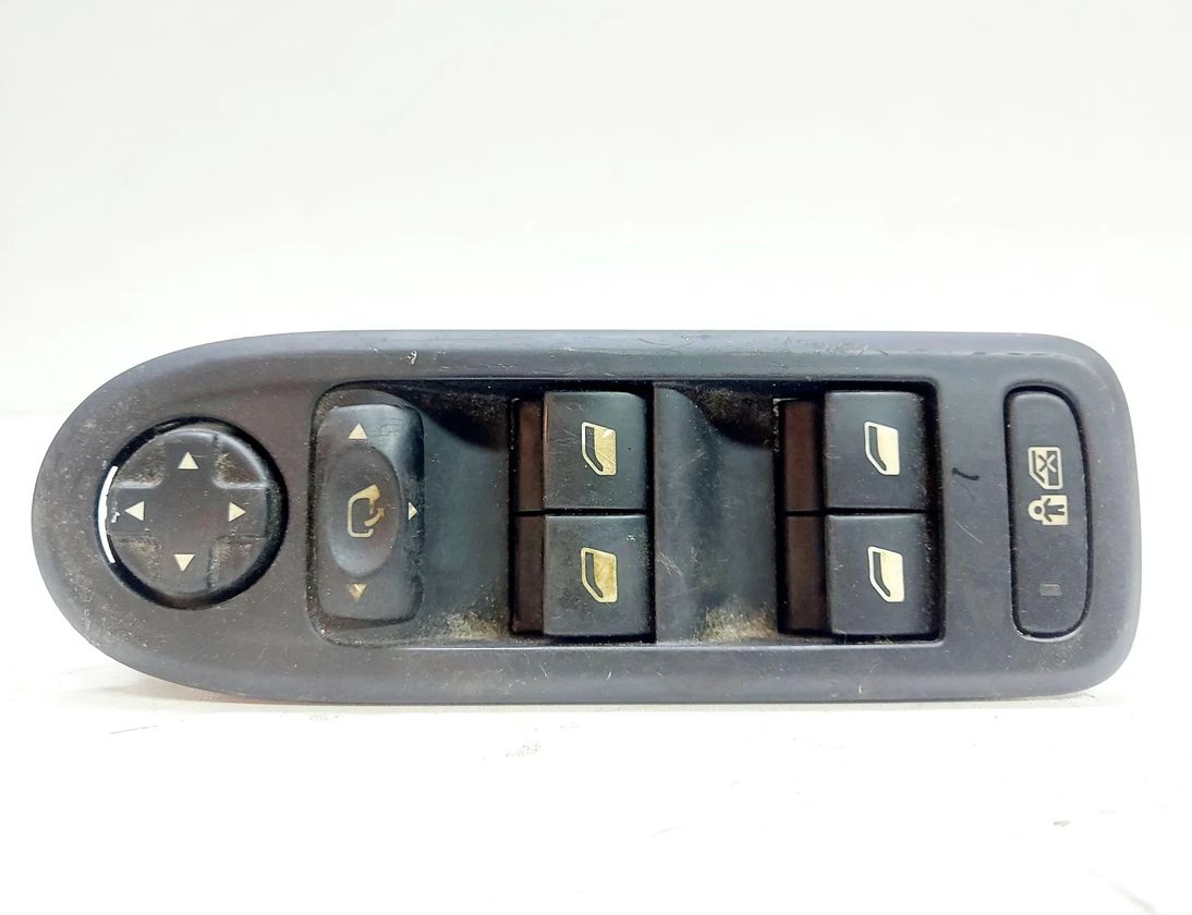 PEUGEOT 508 1 generation (2010-2020) Rear Right Door Window Control Switch 96659465ZD 30160891