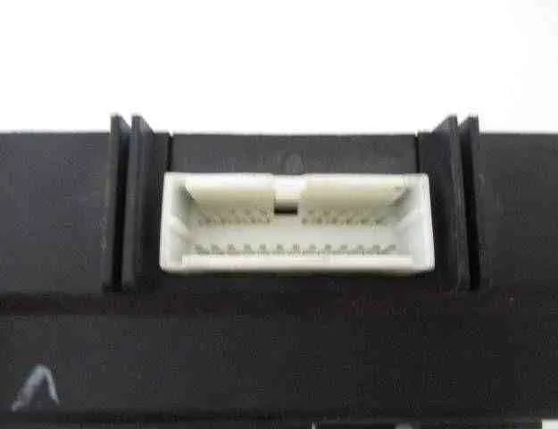 MITSUBISHI Lancer VIII (1995-2000) Komfortná ovládacia jednotka 519438101,8637A321,00047003,L8637002A 32465525