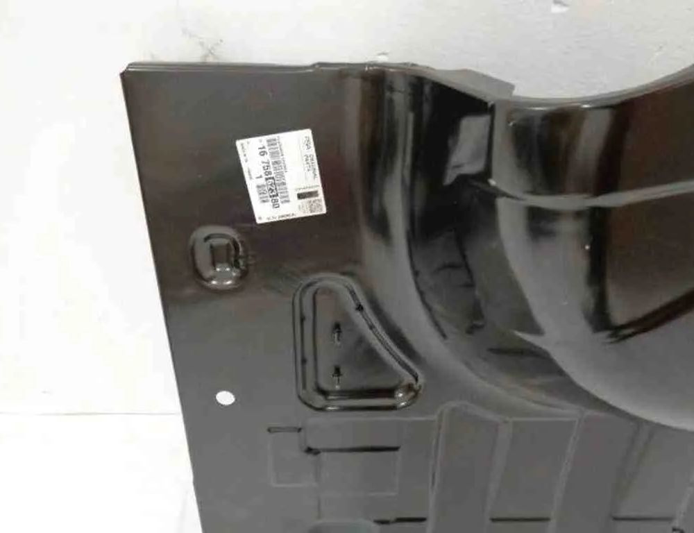 PEUGEOT 208 Peugeot 208 (2012-2015) Ozdobenie sekcie rezervného kolesa 1675862380 32485343