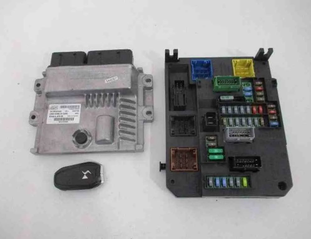 CITROËN DS4 1 generation (2010-2016) Engine ECU Set 9810764880,9804828580,9806687980 32489601
