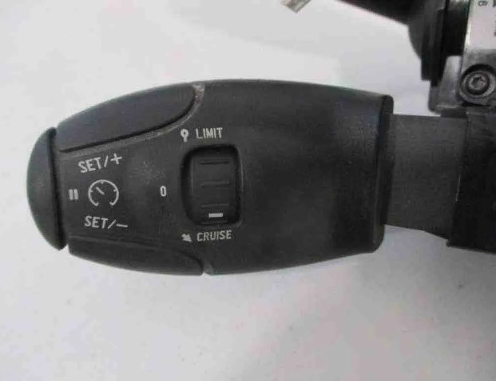 PEUGEOT 2008 2 generation (2019-2023) Подрулевой переключатель 98154509ZD 32490324