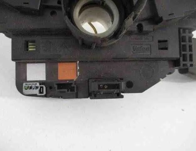 PEUGEOT 2008 2 generation (2019-2023) Подрулевой переключатель 98154509ZD 32491774