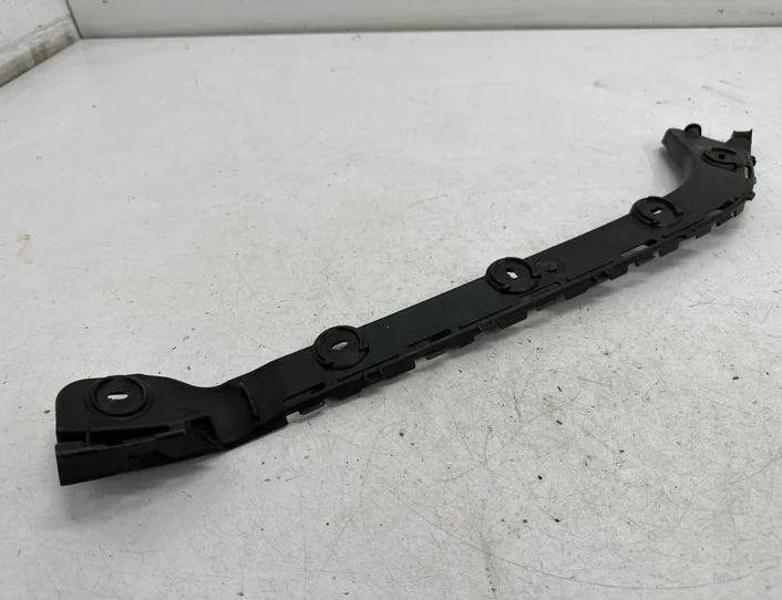 SKODA Octavia 3 generation (2013-2020) Pravý zadný držiak nárazníka 5E5807394 22175222