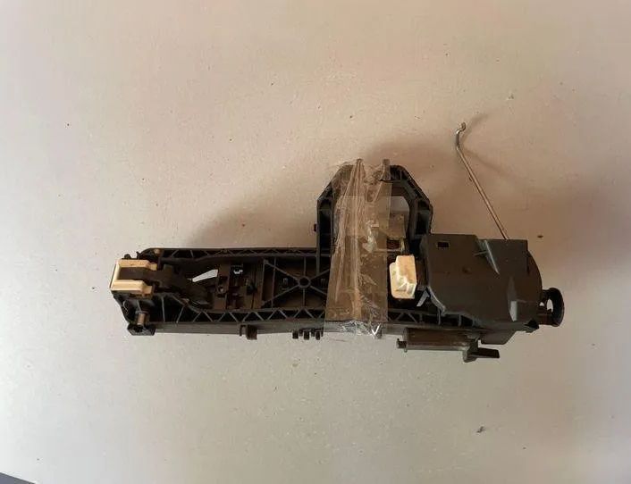 MERCEDES-BENZ E-Class W212/S212/C207/A207 (2009-2016) Zadné ľavé dvere vonkajšia kľučka A34550101 22176357