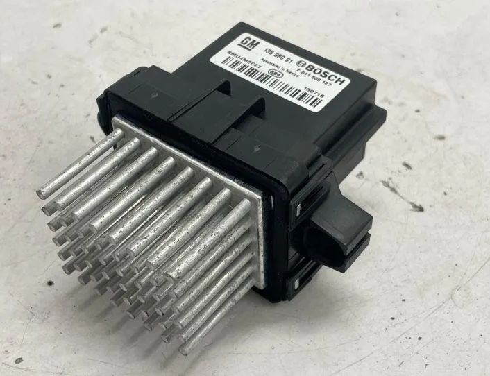 OPEL Insignia A (2008-2016) Relé ventilátora 13598091 22195650