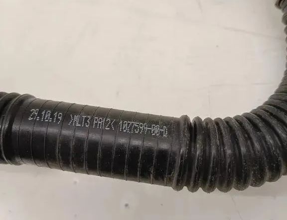 TESLA Model 3 1 generation (2017-2024) Chladiace hadice 107759900D 26754361