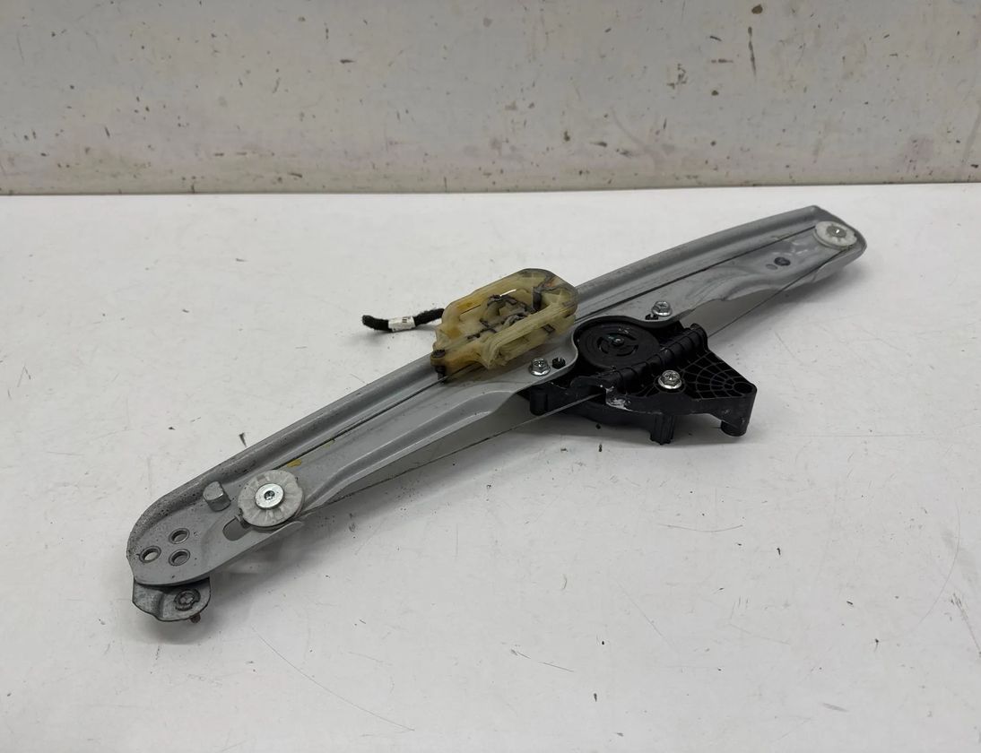 OPEL Crossland X 1 generation (2017-2023) Regulátor okna pravých predných dverí 39137856 29065548