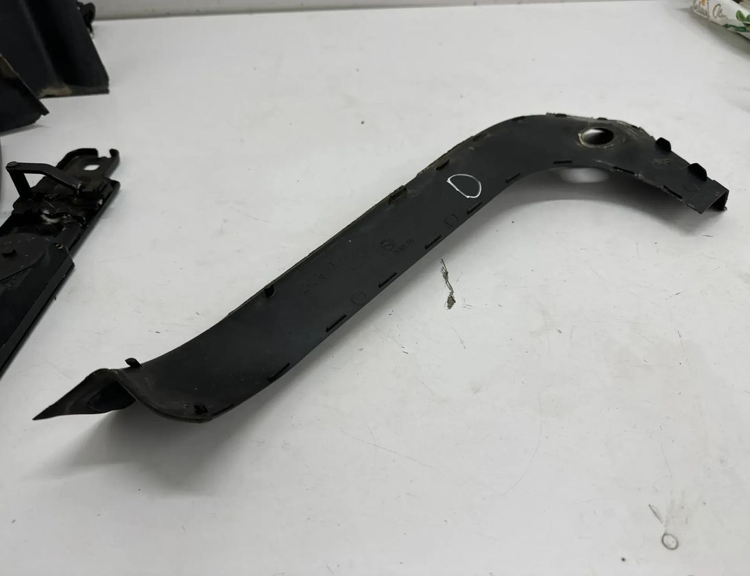 AUDI A8 D3/4E (2002-2010) Другие отделочные детали 4H0853268 30167374