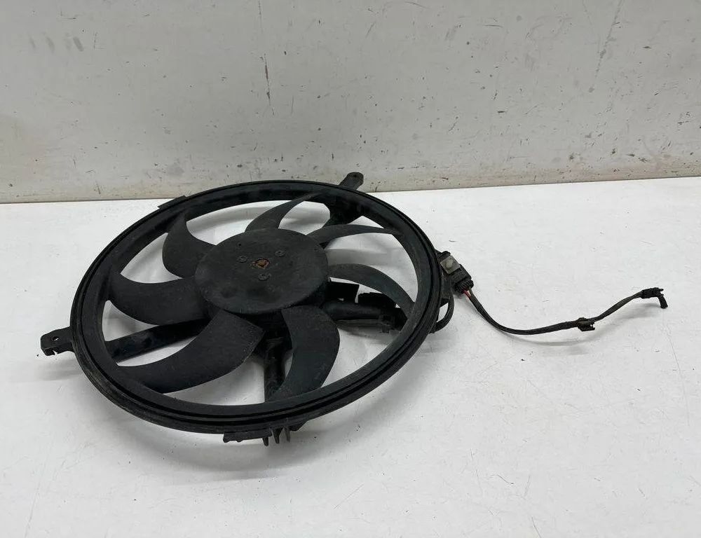 MINI Countryman 1 generation (R60) (2010-2016) Motorový chladiaci ventilátor Radiátor 0130303018 30380643