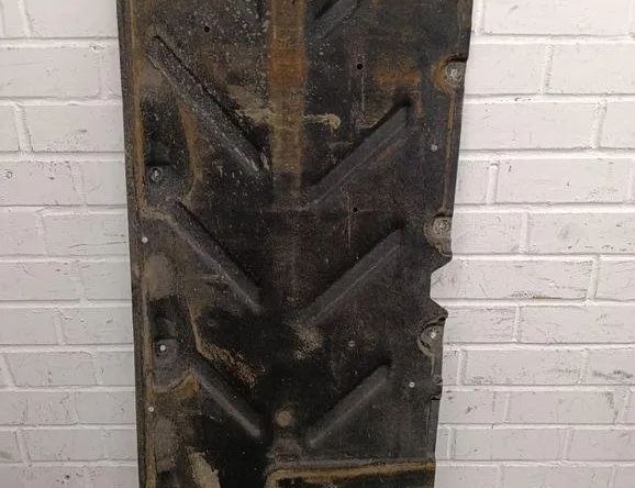 MERCEDES-BENZ CLA-Class C117 (2013-2016) Ľavý spodný kryt A2466840100 30393489