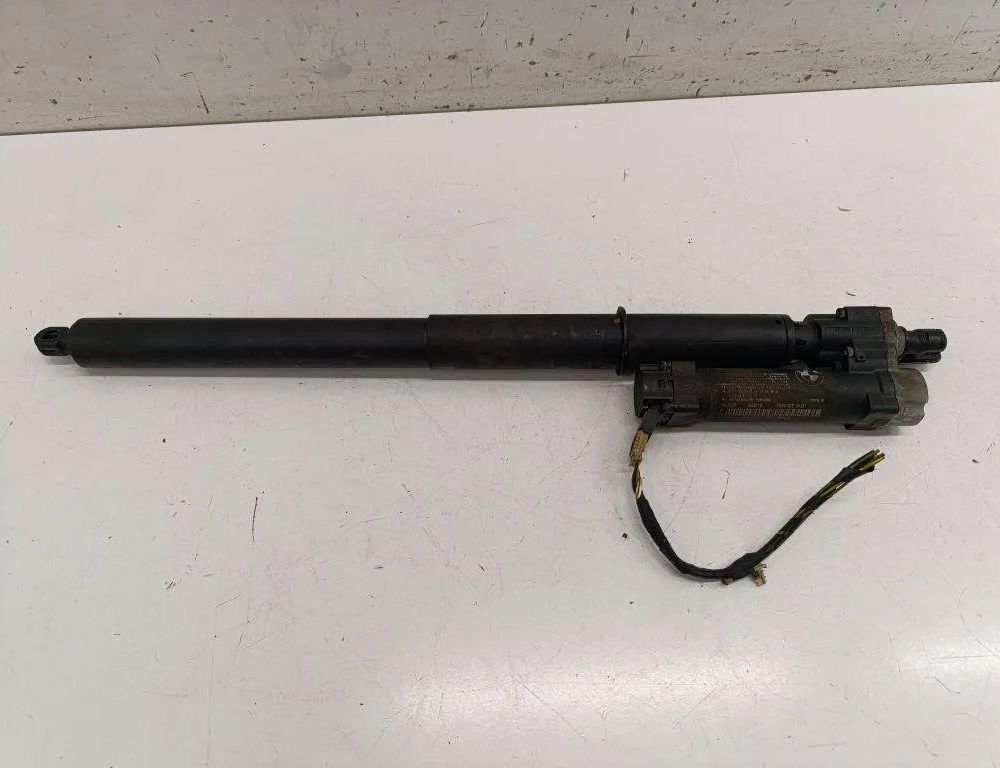 BMW 4 Series F32/F33/F36 (2013-2020) Амортизатор крышки багажника левый 2586402 30411035