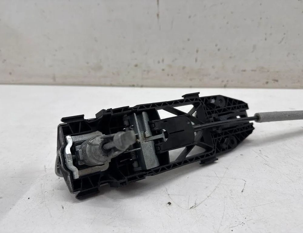 SEAT Arona 1 generation (2017-2024) Left Side Sliding Door Exterior Handle 1K8837885 30415616