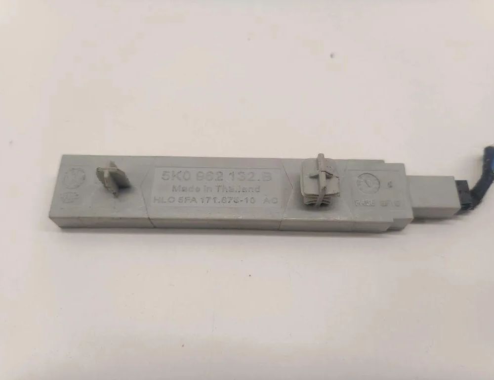 AUDI TT 8S (2014-2024) Bootlid Antenna Amplifier 5K0962132B 30801047