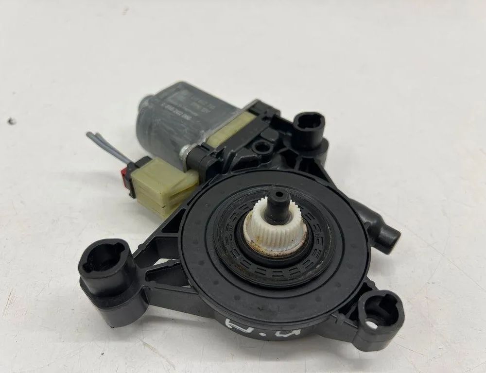 AUDI A3 8V (2012-2020) Маторчик стеклоподъемника задней правой двери 5Q0959802 32184712