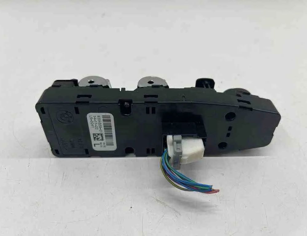 MINI Clubman F54 (2015-2024) Vypínač ľavého okna predných dverí 9354859 32580270