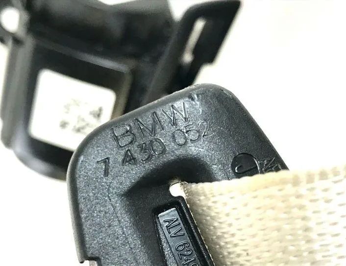 BMW 5 Series G30/G31 (2016-2023) Zadný stredový bezpečnostný pás 7430052,635775400A,631974800 24564652
