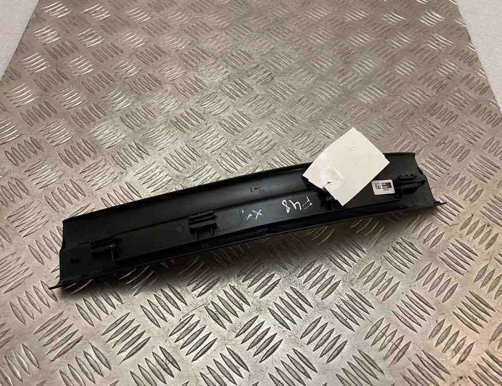 BMW X1 F48/F49 (2015-2023) Ľavý zadný prahový lišta 7326811 17296426