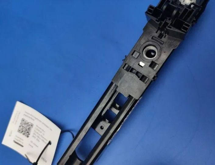 MERCEDES-BENZ C-Class W204/S204/C204 (2004-2015) Регулятор высоты ремня безопасности спереди слева A2048600788,33056245 21208764