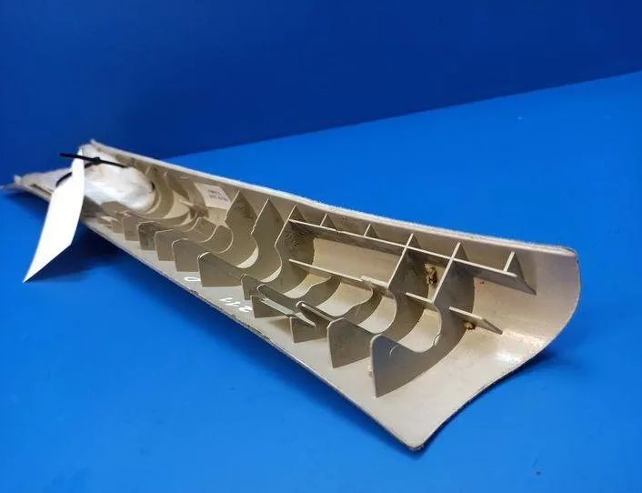 MERCEDES-BENZ E-Class W211/S211 (2002-2009) Pravý A stĺpikový obklad A2116900425 21210946