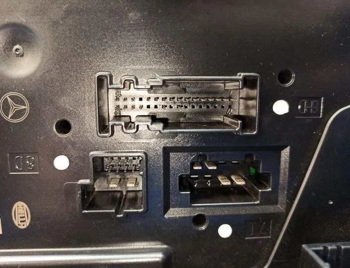 MERCEDES-BENZ E-Class W212/S212/C207/A207 (2009-2016) Fuse box 2129060005,2129012304,2129021201 21213371