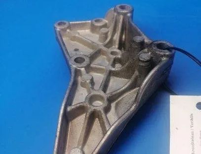 MERCEDES-BENZ E-Class W212/S212/C207/A207 (2009-2016) Držiak motora pravá strana A6510940039 21221961