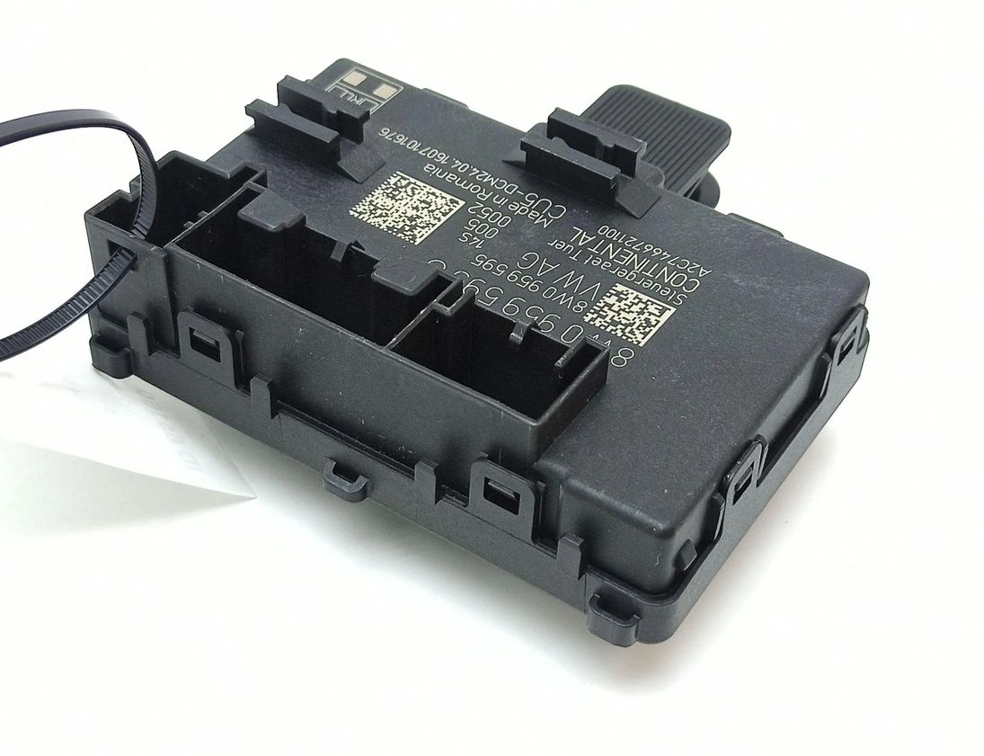 AUDI A4 B5/8D (1994-2001) Rear Left Door Control Unit 8W0959595G 30233844