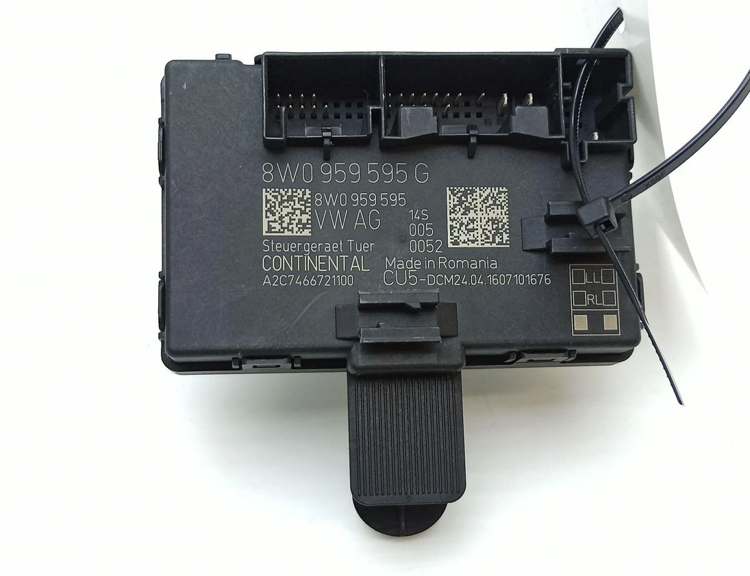 AUDI A4 B5/8D (1994-2001) Rear Left Door Control Unit 8W0959595G 30233844