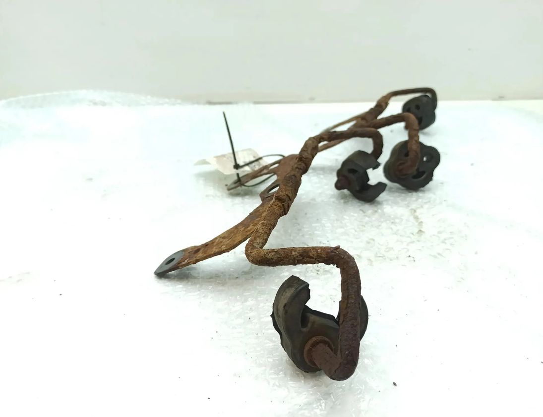 CADILLAC SRX 1 generation (2004-2009) Exhaust Hanger Bracket 30234498