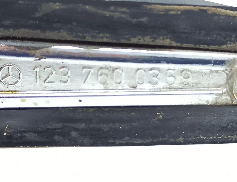MERCEDES-BENZ E-Class W124 (1984-1997) Zadné ľavé dvere vonkajšia kľučka 1237600359 30240645