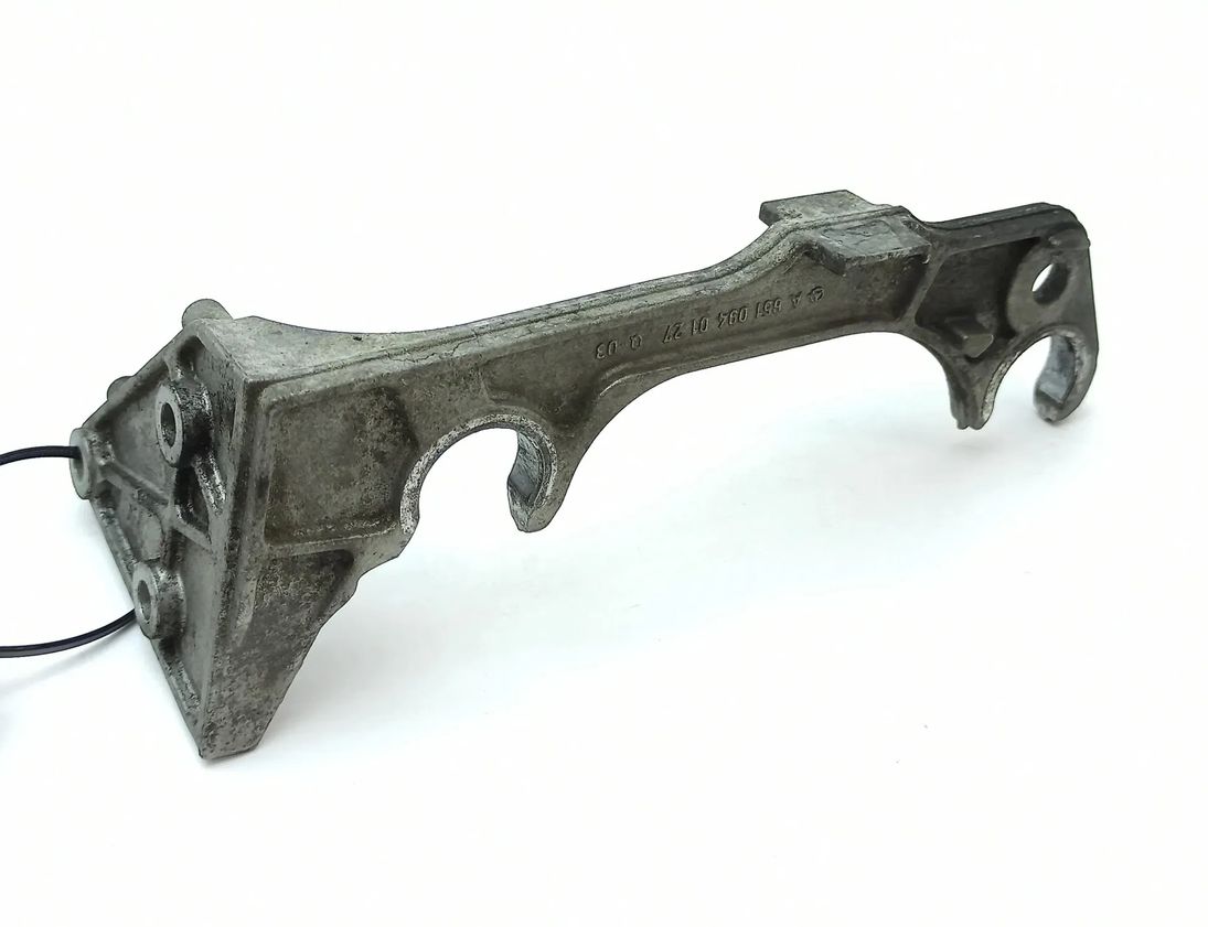 MERCEDES-BENZ C-Class W204/S204/C204 (2004-2015) Držiak krabice vzduchového filtra A6510940127 30244507