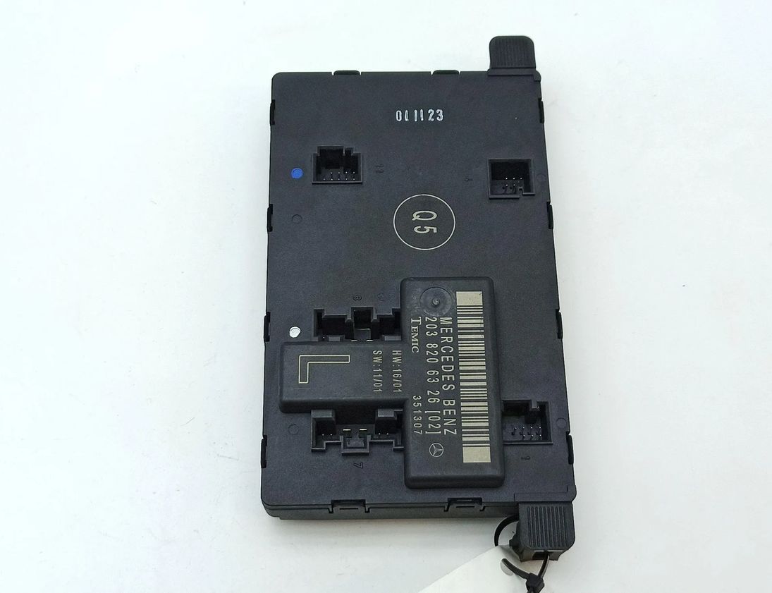 MERCEDES-BENZ C-Class W203/S203/CL203 (2000-2008) Ovládacia jednotka ľavých zadných dverí 2038206326 30245764