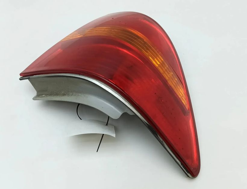 LEXUS LS 3 generation (2000-2006) Rear Right Taillight Lamp 30246221